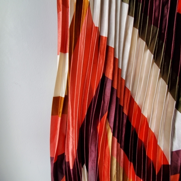 Truth NYC Pleated Smooth Maxi Skirt - Picture 7 of 10